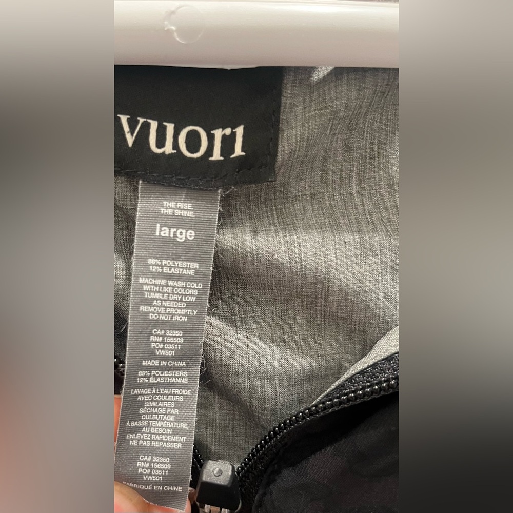 Vuori Womens Outdoor Trainer Shell black camo jacket - Picture 4 of 4